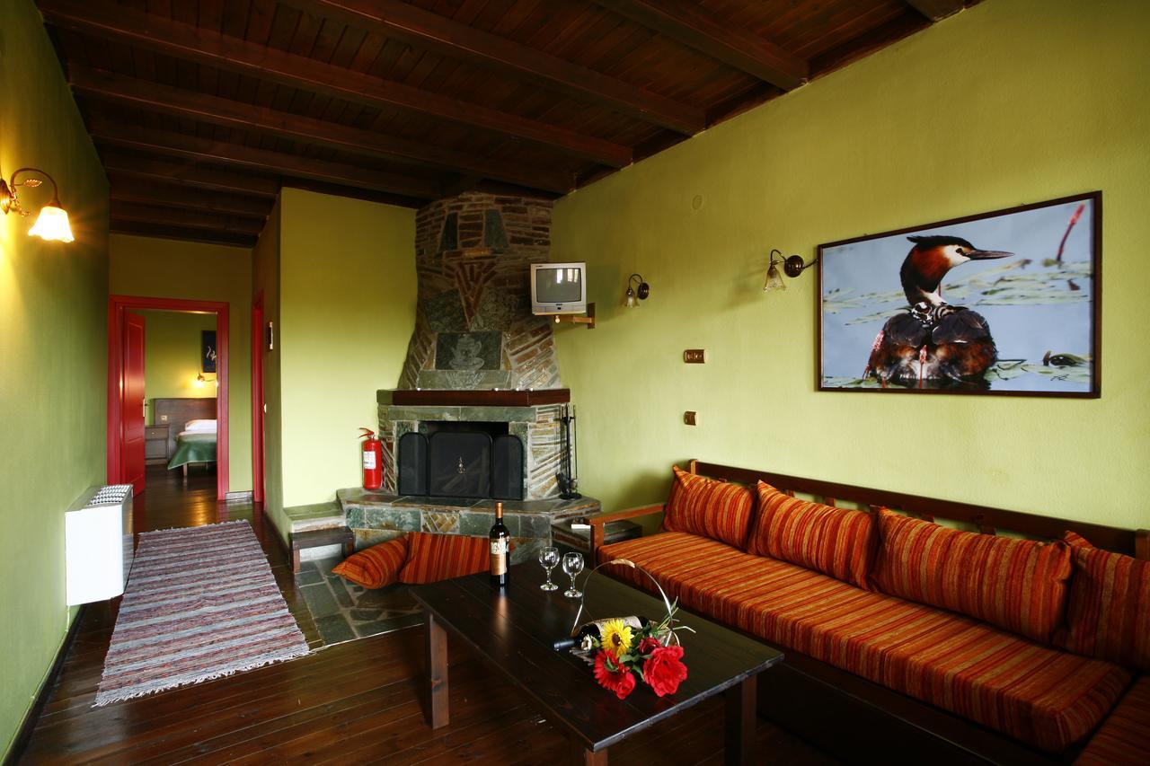 Morfi Hotel แกร์กีนี ภายนอก รูปภาพ