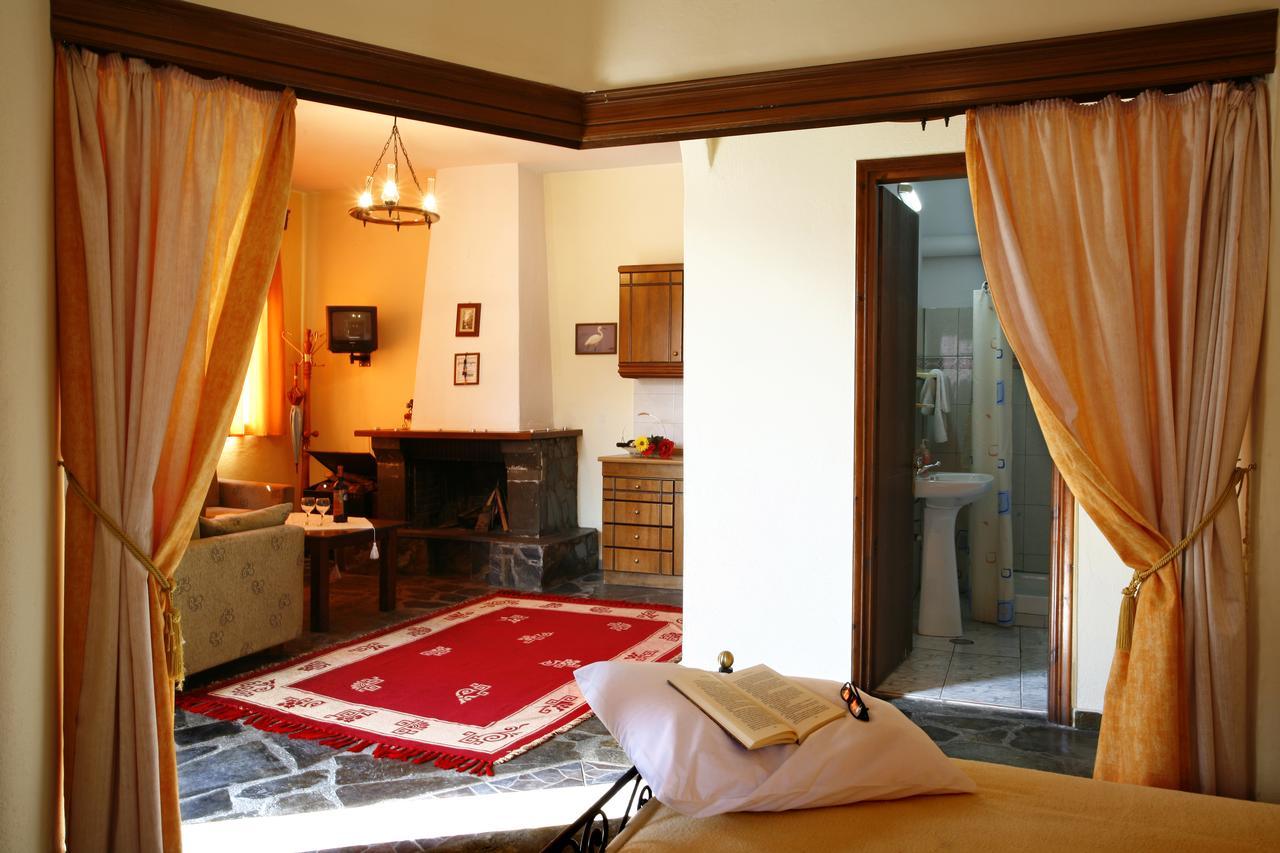 Morfi Hotel แกร์กีนี ภายนอก รูปภาพ